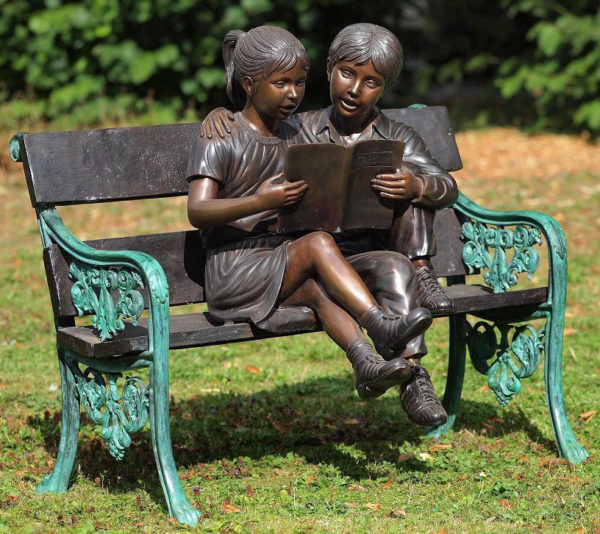 outdoors ; indoor ; bronze statue ; decorate ; Large scale ; City decoration ; garden ; Park decoration ； Life size bronze boy and girl sitting on bench statue
