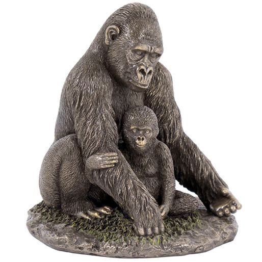 outdoors ; indoor ; bronze statue ; decorate ; Large scale ; City decoration ; garden ; Park decoration ; Gorilla ; Gorilla sculpture ; Gorilla statue ; Life Size ; Decorative Sculptures Animal life size statue bronze gorilla with baby