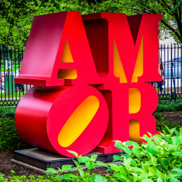 outdoors ; indoor ; Stainless Steel statue ; decorate ; Large scale ; City decoration ; garden ; Park decoration ; Mirror ; Mirror sculpture ; Mirror statue ; Life Size ; Colorful ; Modern square decoration letter stainless steel sculpture