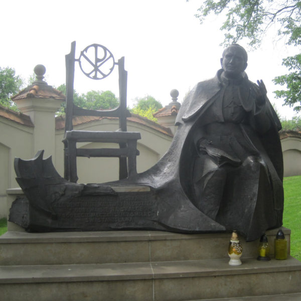 Life size Bronze While Sitting pope John Paul II sculpture