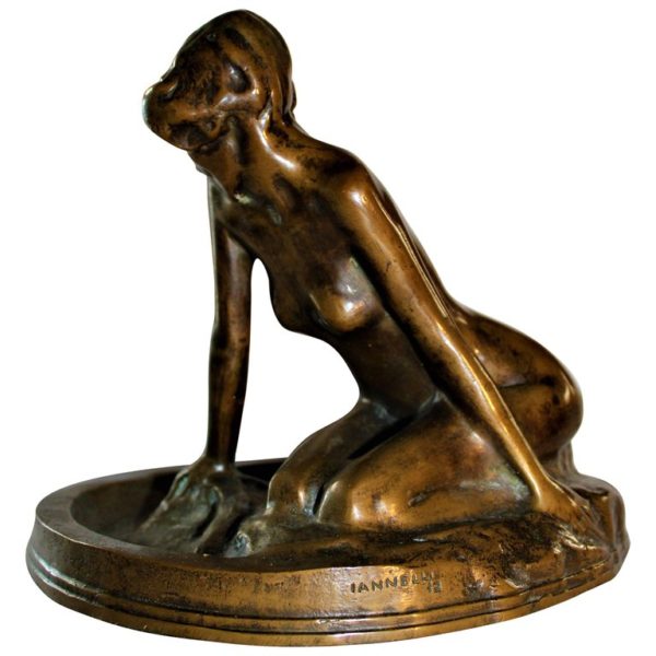 Cast life size bronze nude woman statue